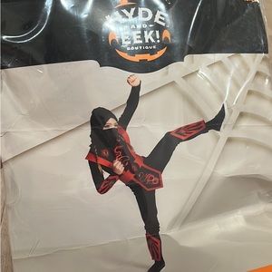 Ninja red and black size small 4-7 good condition